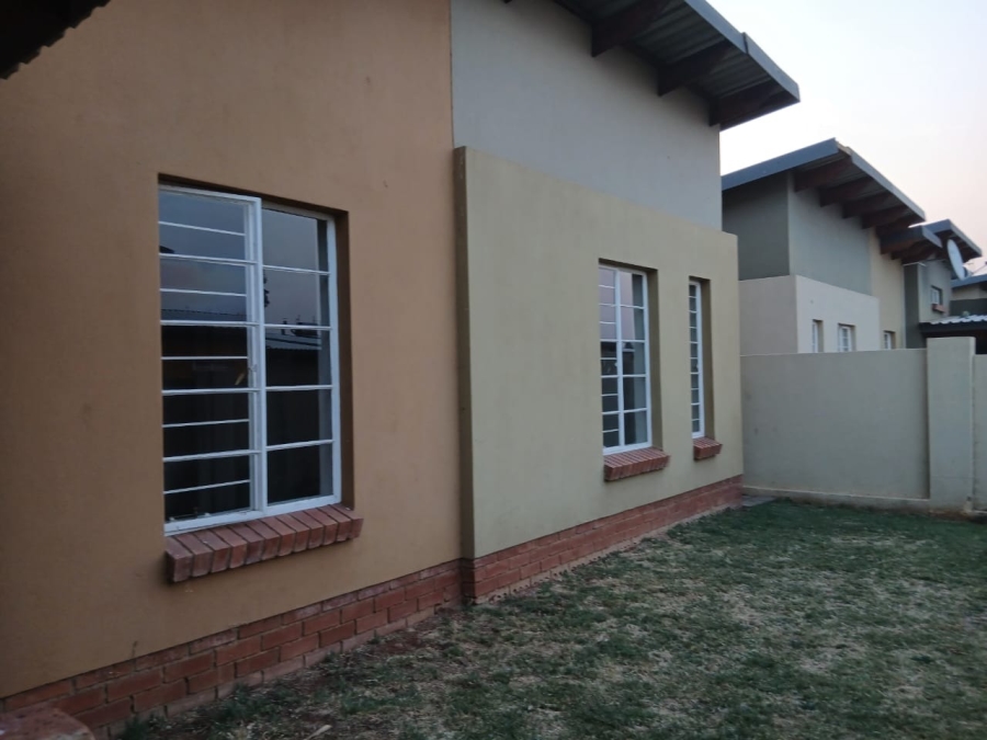 To Let 3 Bedroom Property for Rent in Waterval East North West